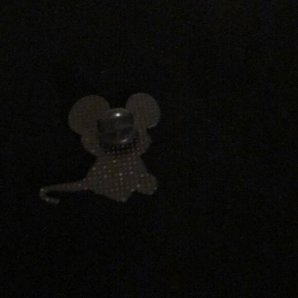 Mouse with Mask Pin Brooch - Picture 2 of 2